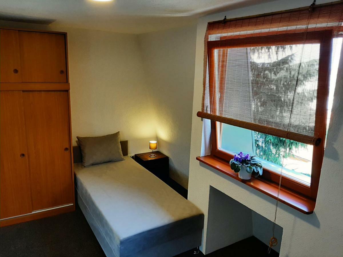 Guesthouse Hill SJJ Esterno foto