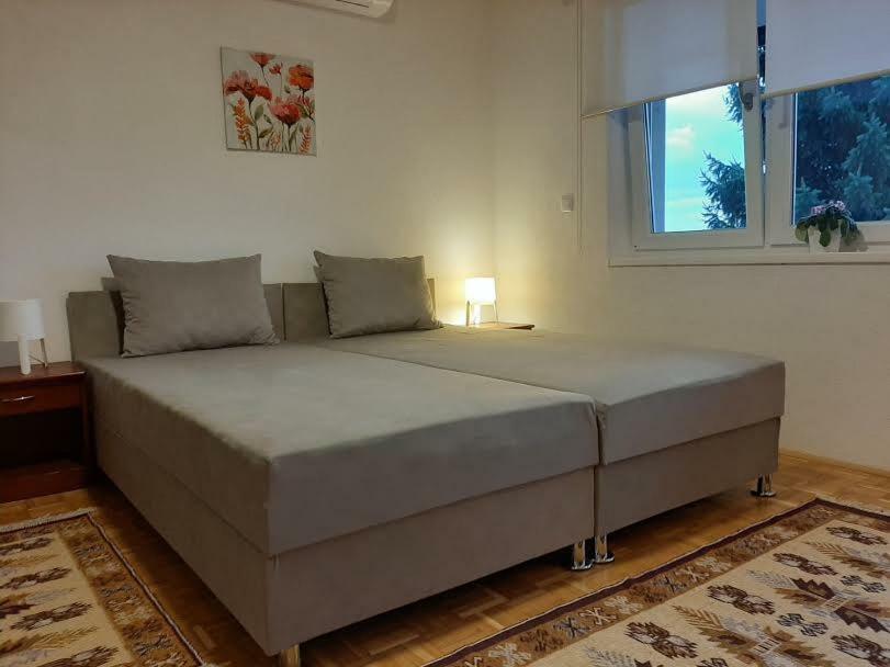 Guesthouse Hill SJJ Esterno foto