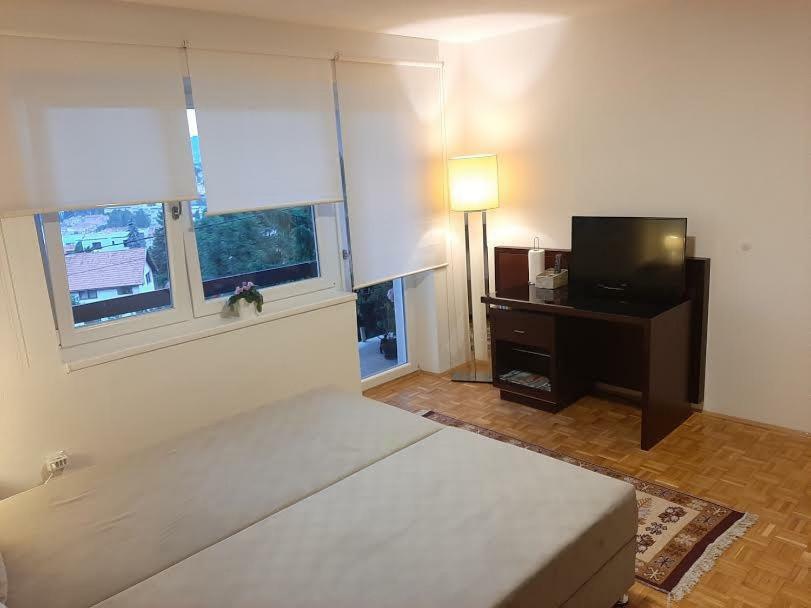 Guesthouse Hill SJJ Esterno foto