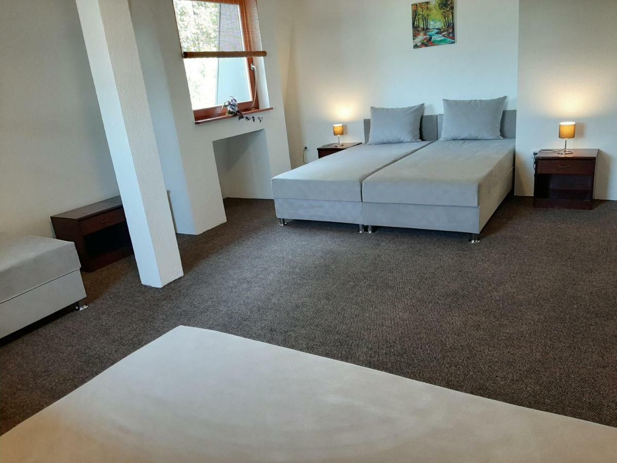 Guesthouse Hill SJJ Esterno foto