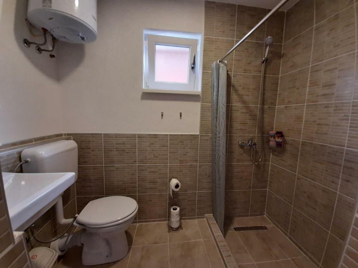 Guesthouse Hill SJJ Esterno foto