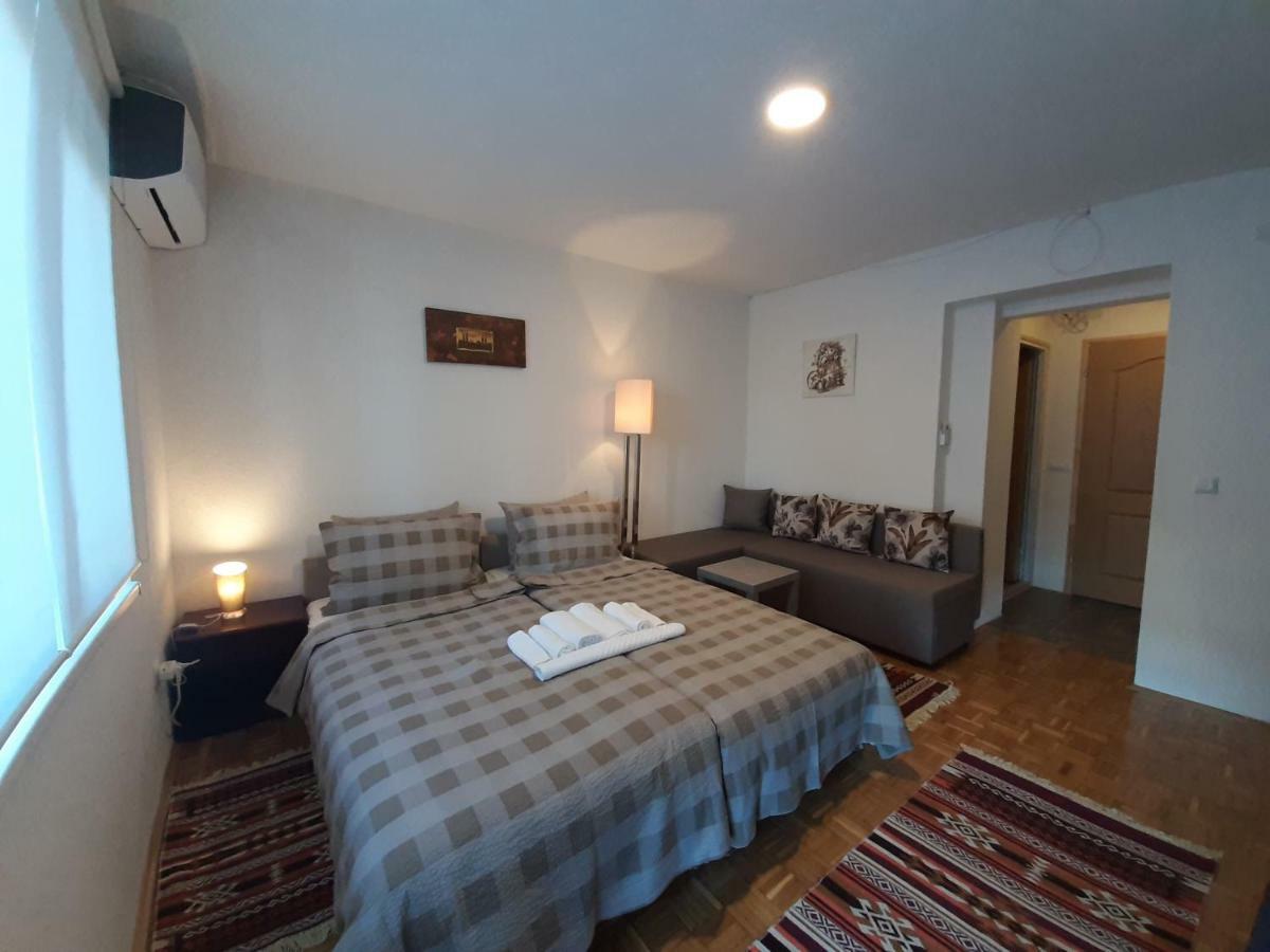 Guesthouse Hill SJJ Esterno foto